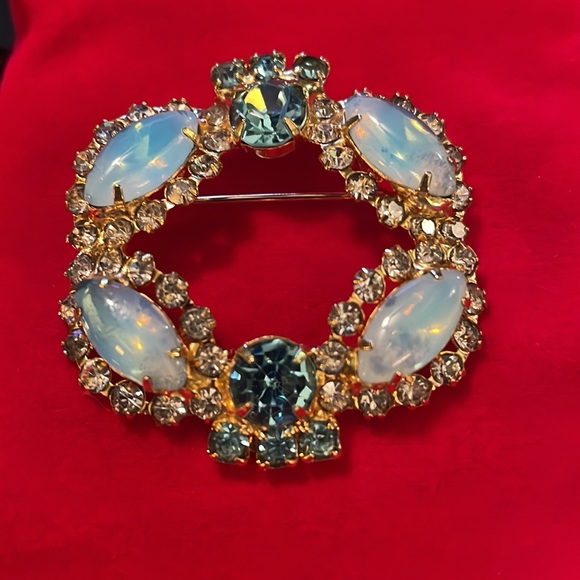 Brooch - Picture 2 of 5